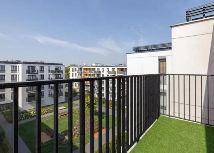 New 2-Bedroom Apartment - Close To Chopin Airport