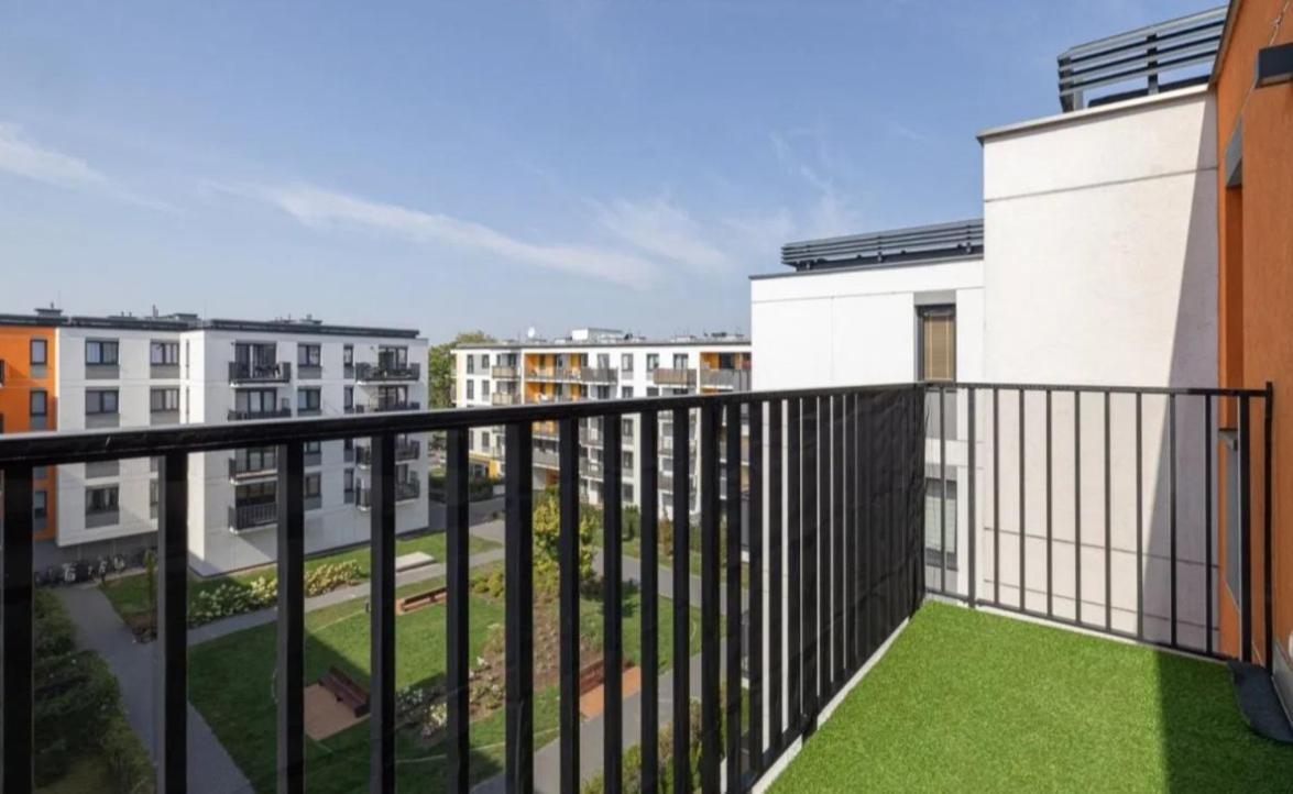 Apartament New 2-bedroom - Close To Chopin Airport *